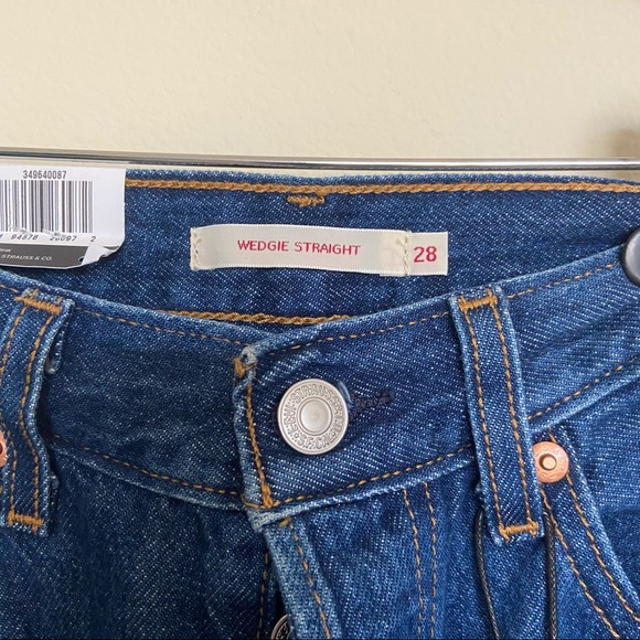NWT Levi’s Wedgie Straight Jeans 28 / 26L - Picture 7 of 9